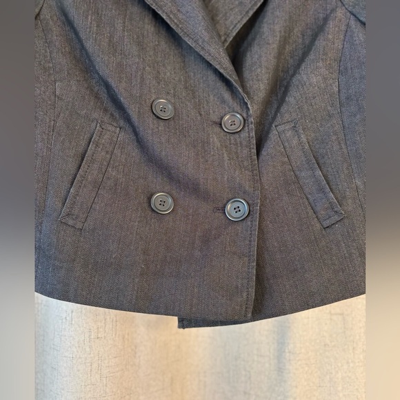 LOFT Dark Gray/Black Cropped Jacket Blazer Double Breasted Pockets Size 10P - Picture 4 of 6
